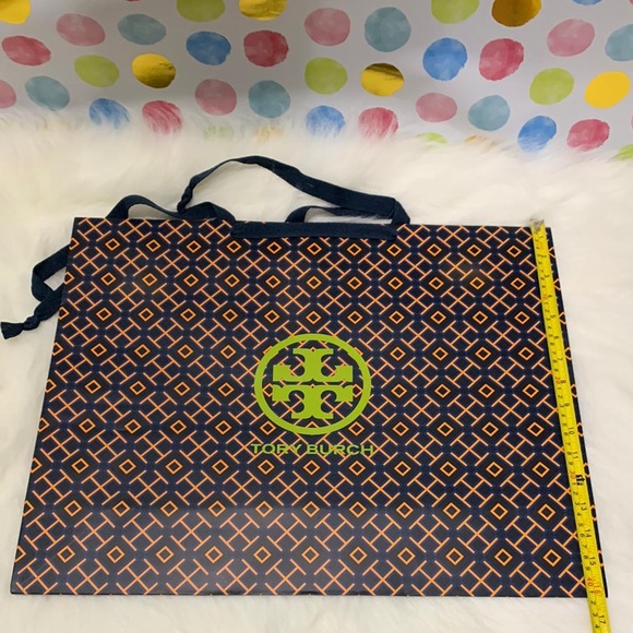 1 large Tory Burch shopping bag - Picture 3 of 3
